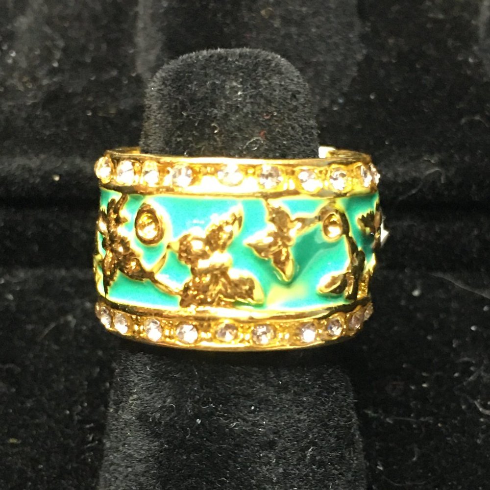 ring - Picture 2 of 4